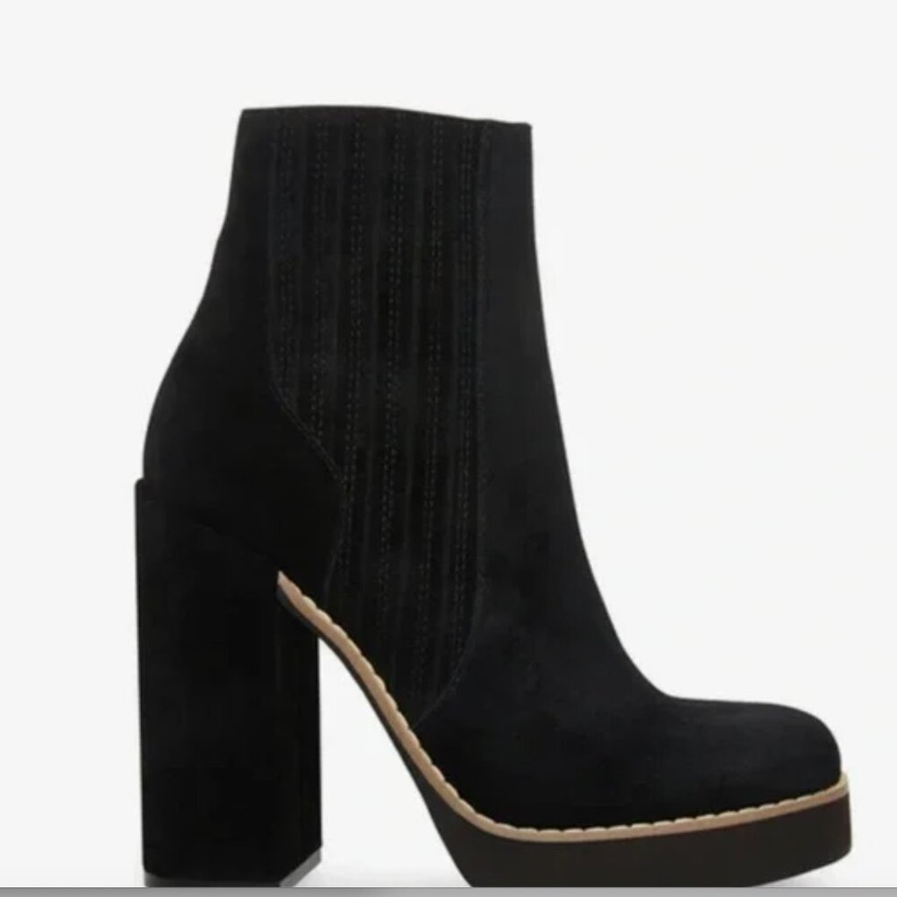 NEVER WORN- Steve Madden Joline Platform Chunky Boot Black Suede